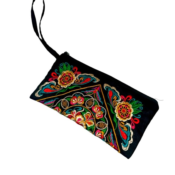 Black Colorful Clutch Wristlet Flower Embroidered Clutch - Picture 1 of 10
